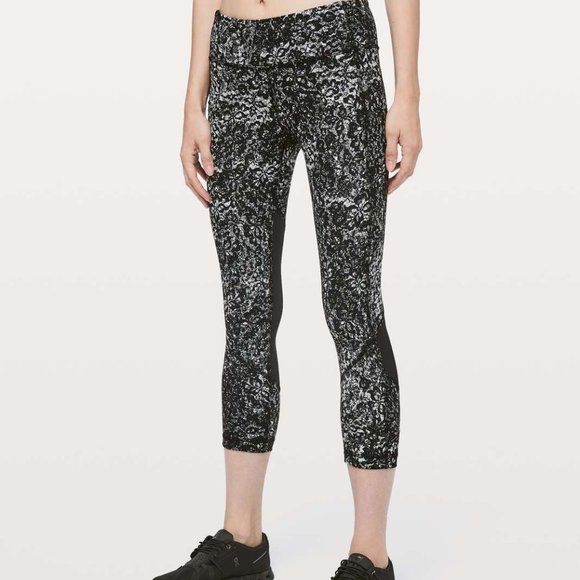Lululemon Pace Rival Crop 22" Achromatize Ice Grey Black Size 6 - Picture 11 of 14